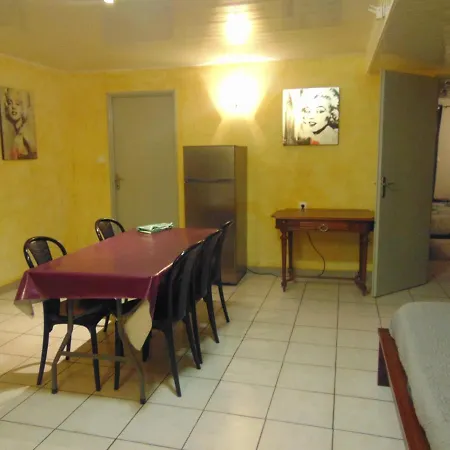瑞莱斯rn7酒店 Châteauneuf-du-Rhône